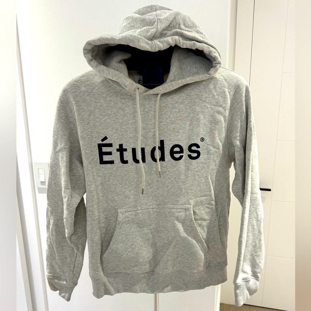 Etudes medium grey sweater